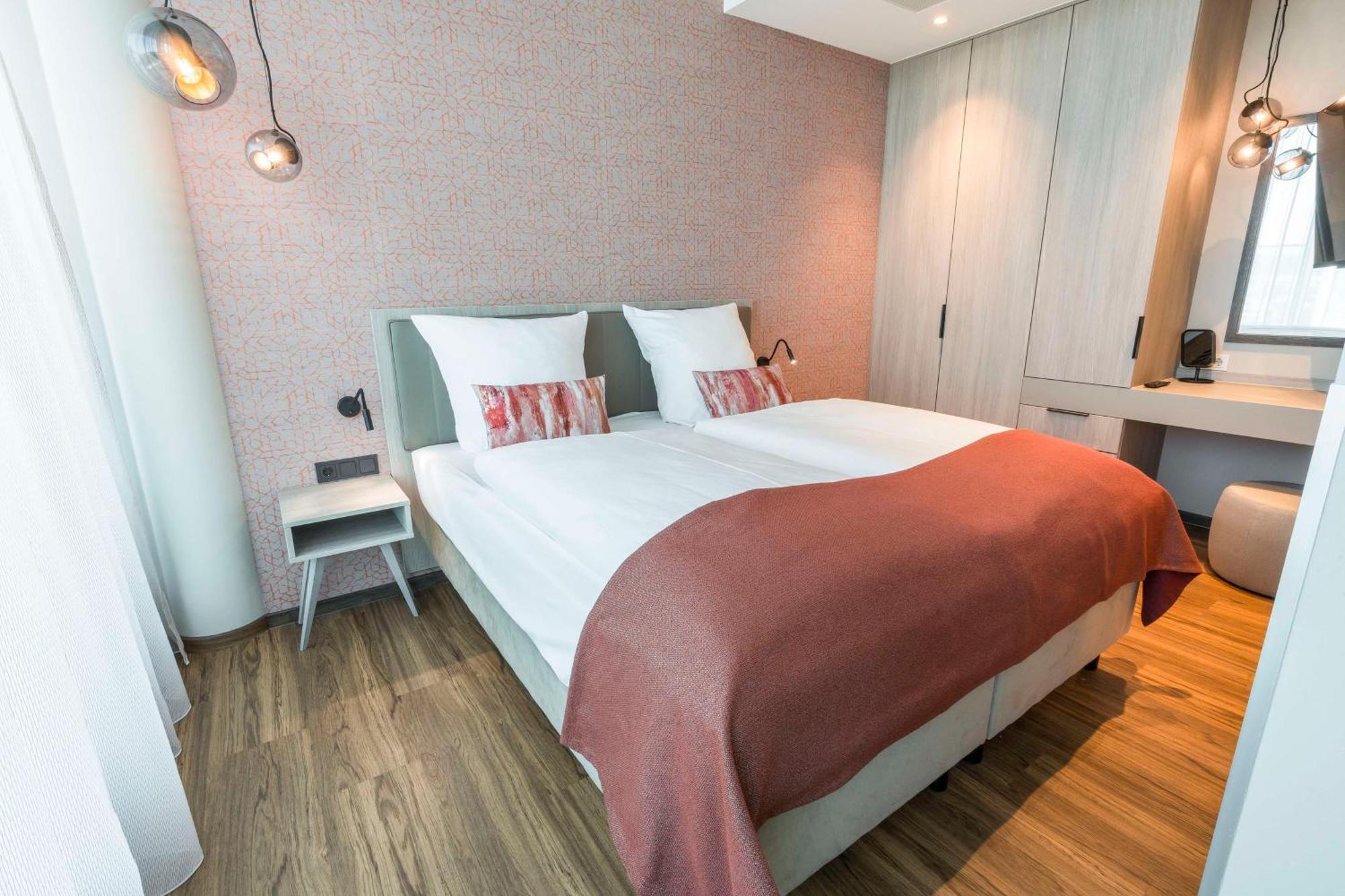 Ghotel Hotel & Living Wuerzburg Bagian luar foto